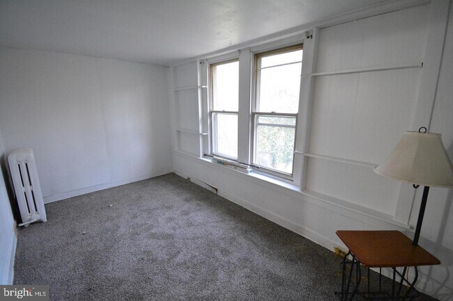 Building Photo - 331 Lyceum Ave