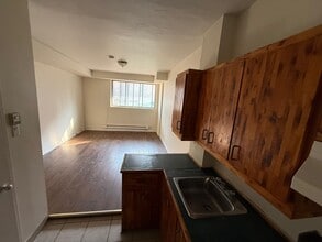 Building Photo - 11700 Rue Pasteur