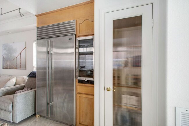 Building Photo - 603 10th St