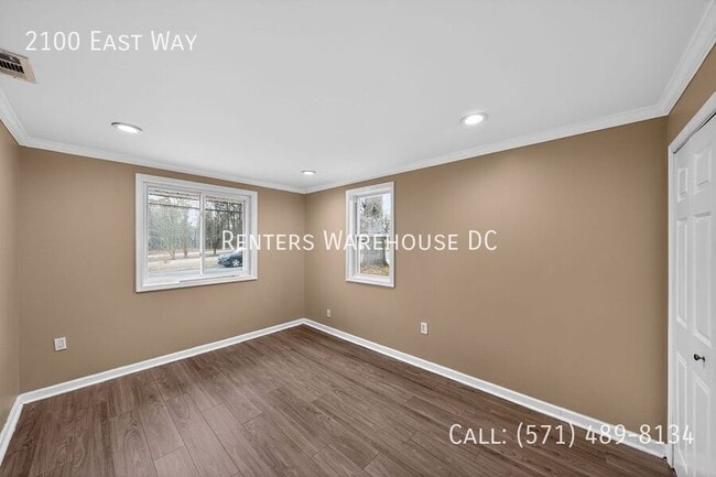 Foto del edificio - 2100 East Wy