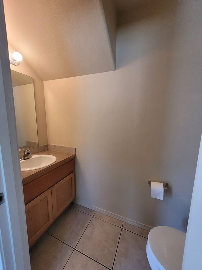 Building Photo - 511 Sandalwood Pl