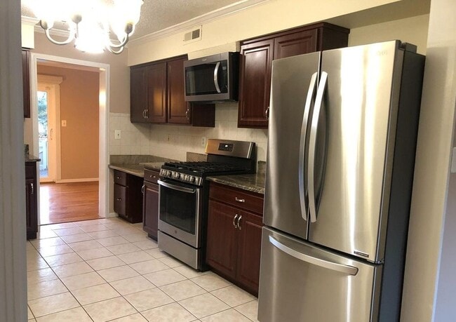 Building Photo - 166 Thoreau Dr