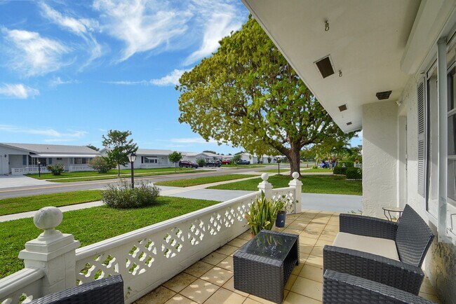 Foto del edificio - 716 SW 18th St