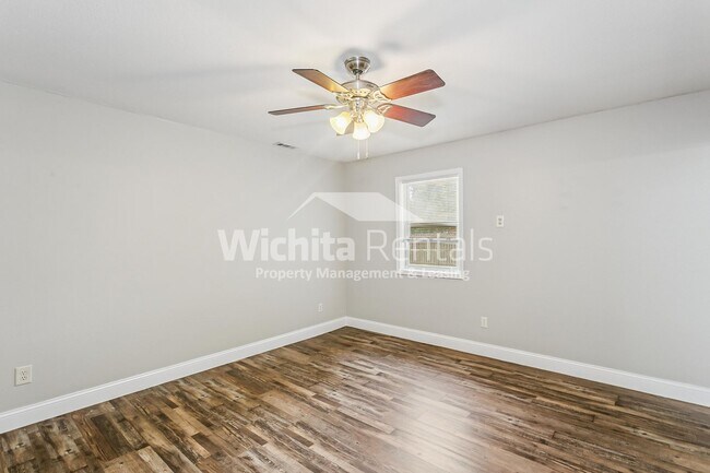 Foto del edificio - 3 bedroom 2 bathroom home