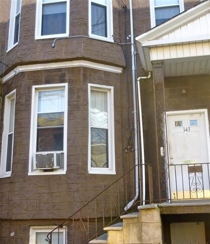 Primary Photo - 143 Hopkins Ave