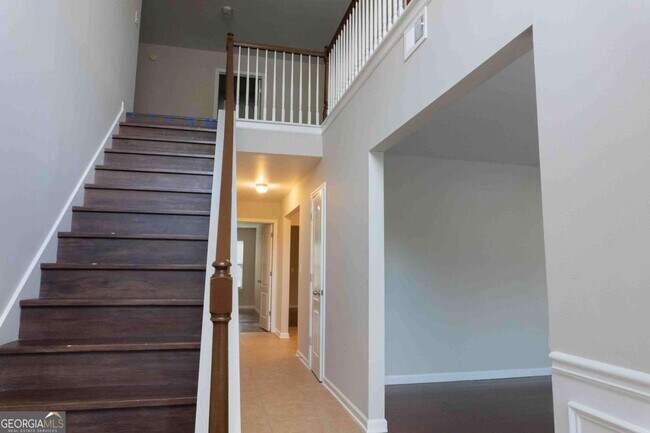 Building Photo - 11037 Southwood Dr