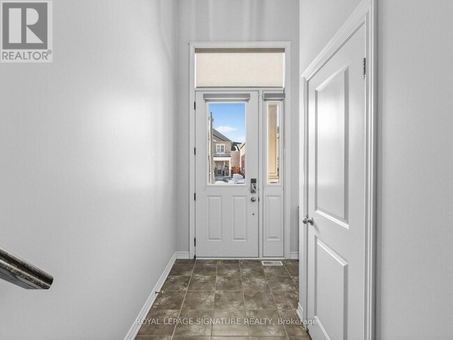 Building Photo - 534 Stream Cres