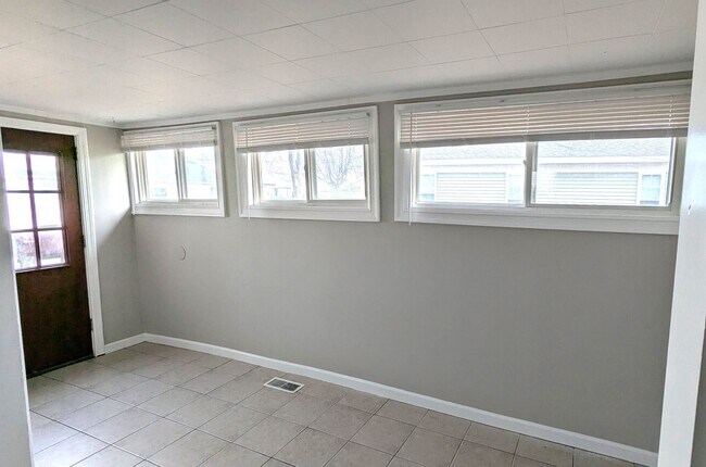 Foto del edificio - 1879 Fair Ave