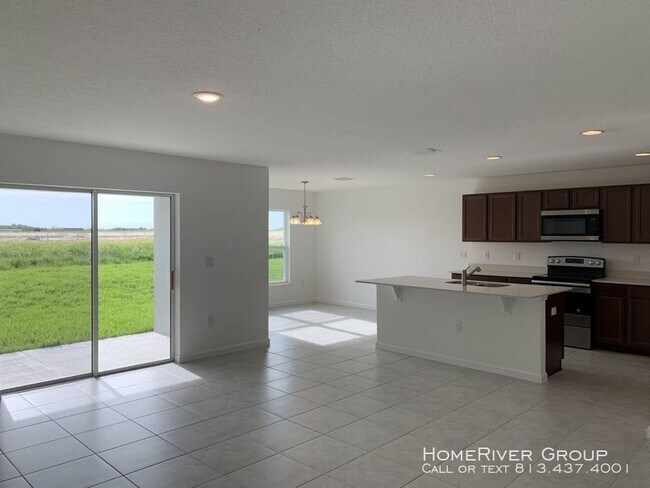 Building Photo - Brand new 4/2 home