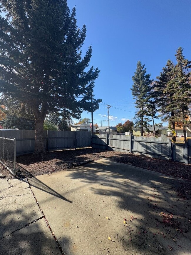 Foto del edificio - Spacious 6 Bedroom, 3 Bathroom Home Near CWU