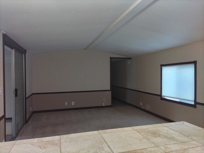 Sala de estar - 15016 Frenchie Ln SE