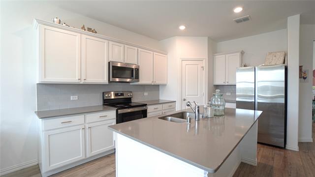 Building Photo - 733 Alden Dr