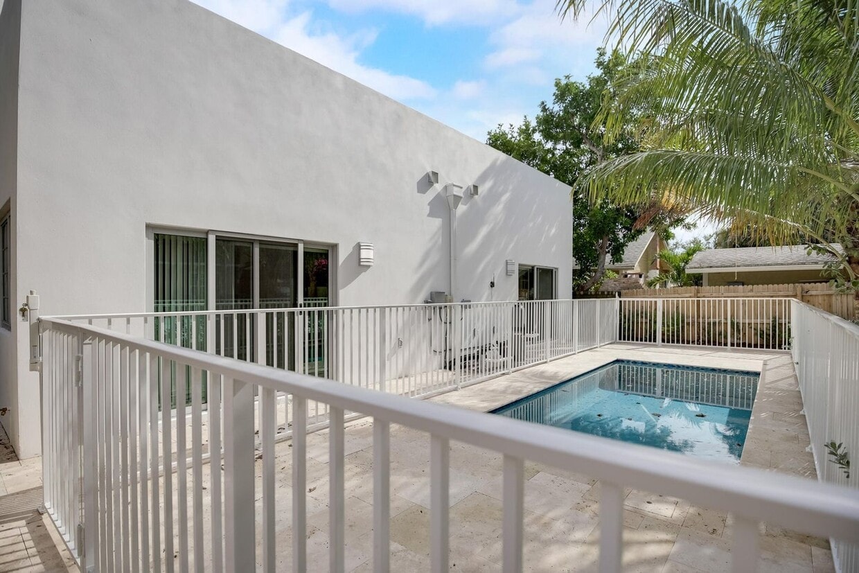 Photo - 211 S Ocean Breeze 1, Lake Worth, FL 33460