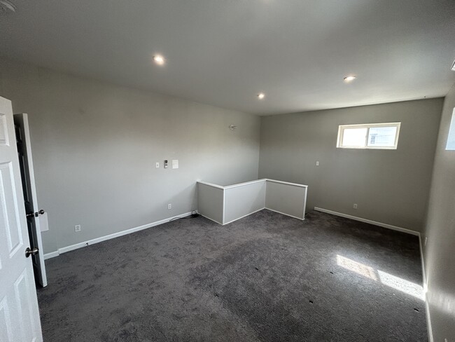 LR 109 N.Main (1B) - Zeli Capital