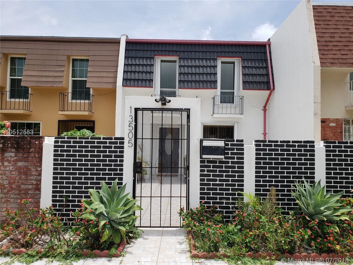 Foto principal - 13505 NE 23rd Ct