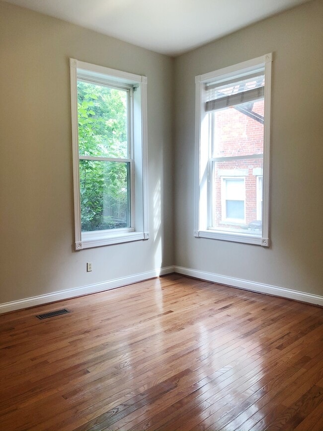 Hardwood Floors - 2108 Fulton Ave