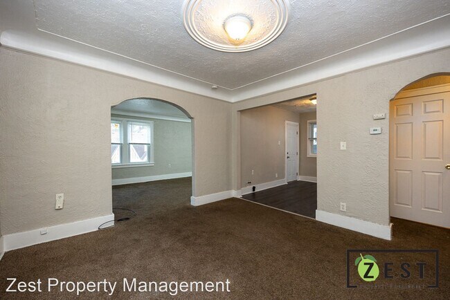 Foto del edificio - 2 br, 1 bath Apartment - 16171- 16173 Chey...