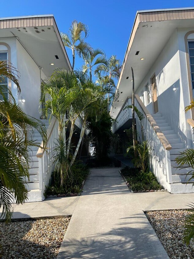 1610 Liberty St Unit 4, Hollywood, FL 33020 Room for Rent in Hollywood, FL