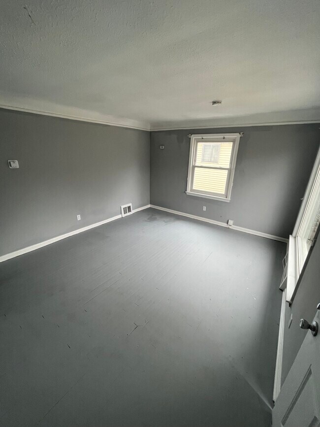 Building Photo - 3734 Highland Rd
