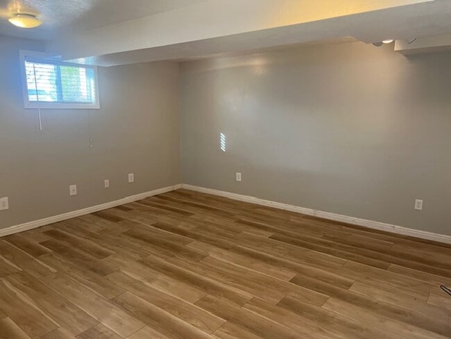 Building Photo - 607 E 2750 N