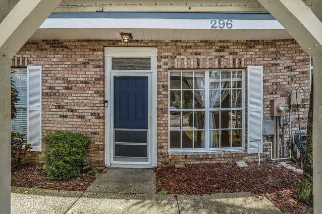 Building Photo - 296 Winchester Way