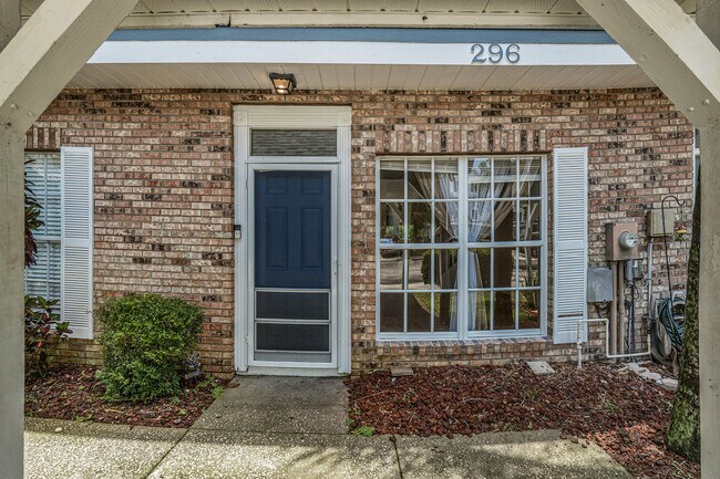 Foto del edificio - 296 Winchester Way