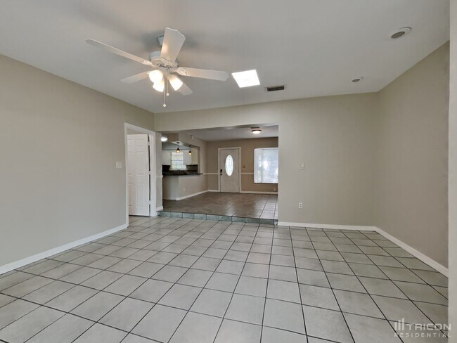 Foto del edificio - 7673 115th St N