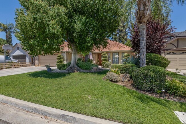 Foto del edificio - 4/2 with Pool near Clovis West High School