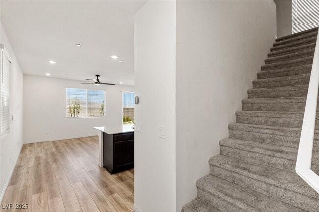 Building Photo - 2307 Teatro Ave
