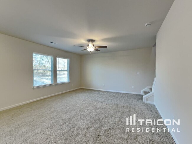 Building Photo - 35 Drake Cir