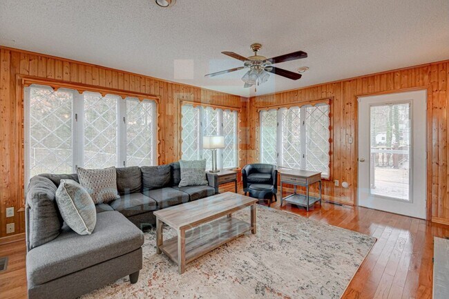Building Photo - 695 YELLOWSTON LANE  AVAILABLE 6/1/2025  F...
