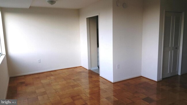 Building Photo - 10500 Rockville Pike
