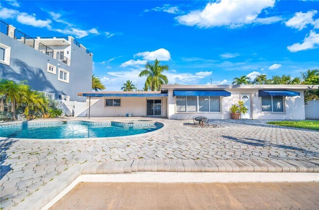 Foto del edificio - 2632 SE 10th Ct