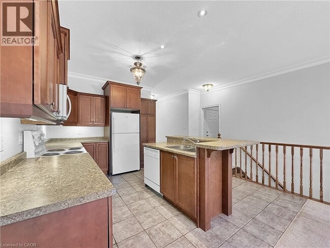 Building Photo - 15 Iron Bridge Ct