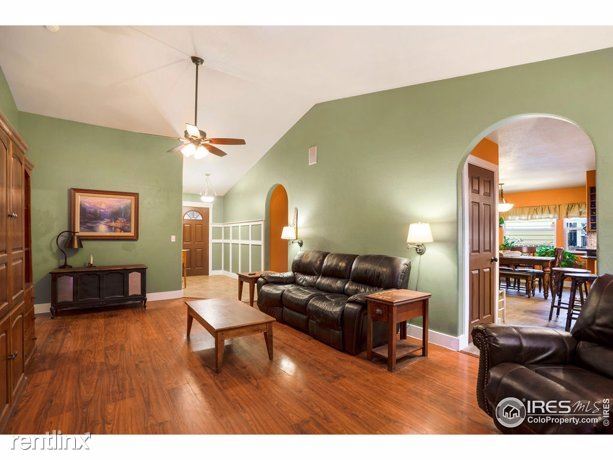 Foto del edificio - 5 br, 3 bath House - 8437 Sonata Ln