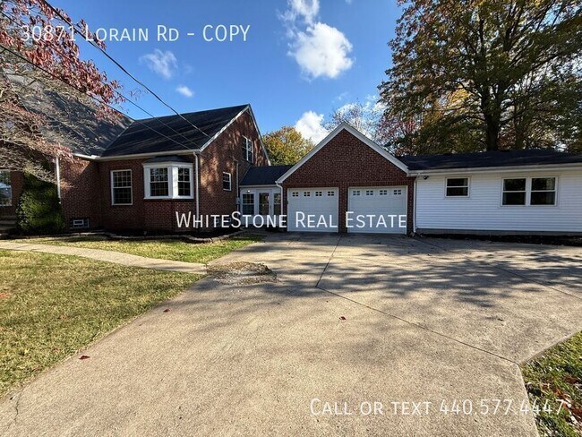 Foto del edificio - 30871 Lorain Rd