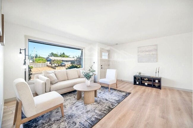 Building Photo - 1710 Johnson St