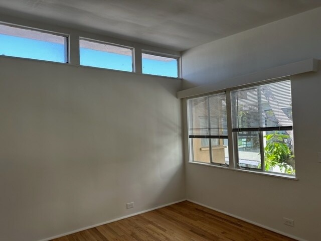 Building Photo - 10399 1/2 Almayo Ave