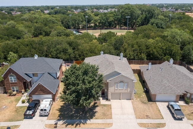 Building Photo - 4729 Woodhaven Ln