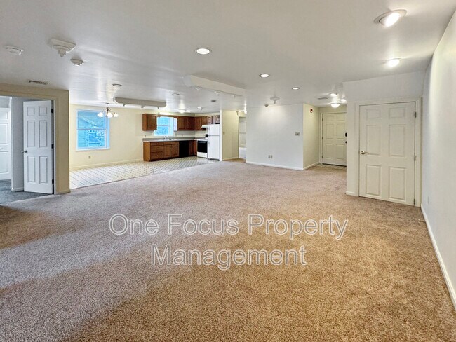 Foto del edificio - 326 E Church St