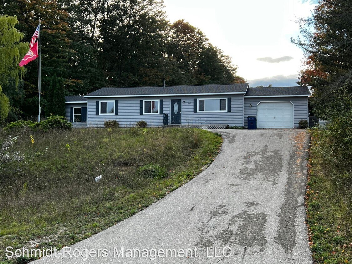 2 br, 1.5 bath House 1263 Marvin Garden House Rental in