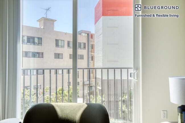 Foto del edificio - 950 E 3rd St