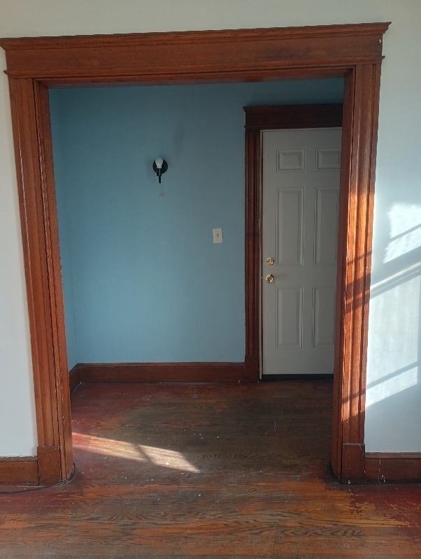 Building Photo - 33 Elmwood Ave