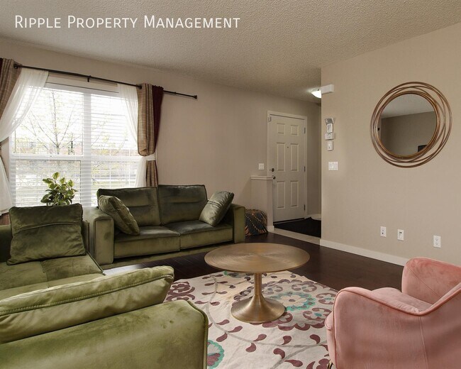 Building Photo - Spacious 3 bedroom 2 bathroom townhouse in the community of Legacy