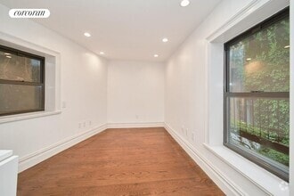 Building Photo - 226 W 13th St