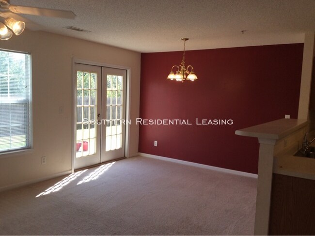 Foto del edificio - 266 Swaying Pine Ct