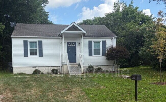Building Photo - 2340 Boxwood Ln NE