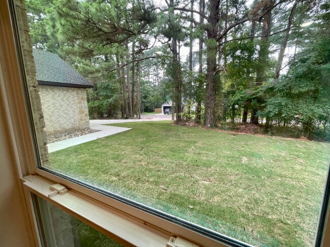 Foto del edificio - 18291 Clear Lake Cir