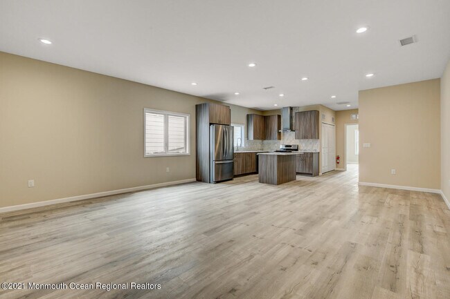 Building Photo - 139 Raritan Ave
