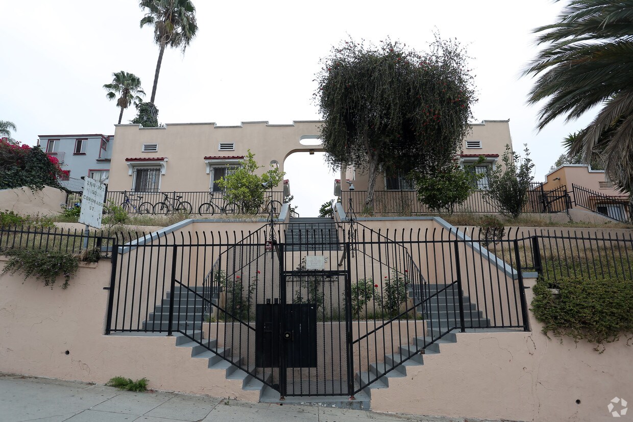 Foto principal - 272 S Coronado St